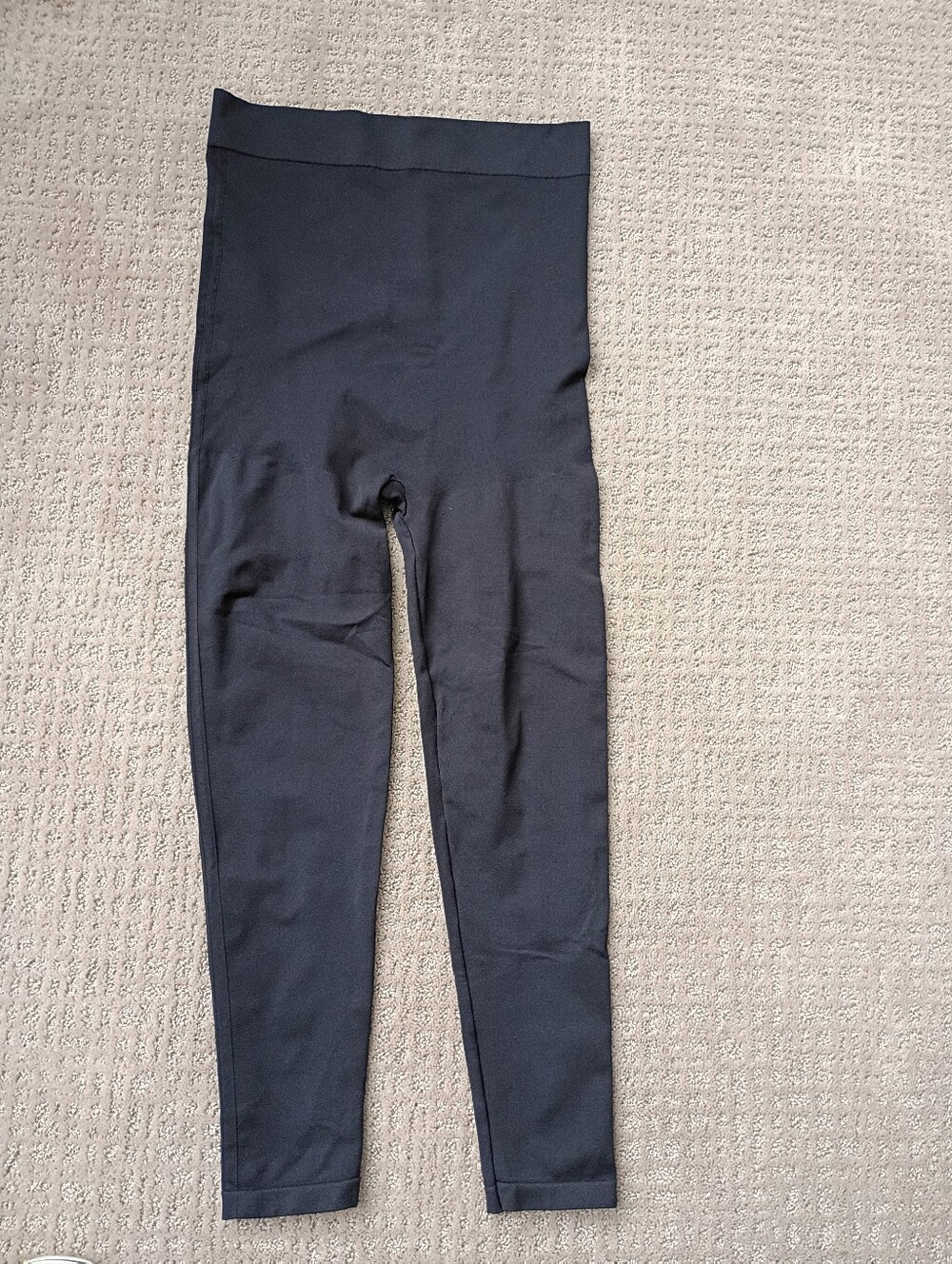 BLANQI Maternity Leggings with Built-In Belly Support in Black - Picture 2 of 5